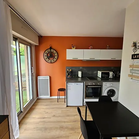L'ambassadeur - Parking - Calme - 5 Min Centre Pau Apartmán *